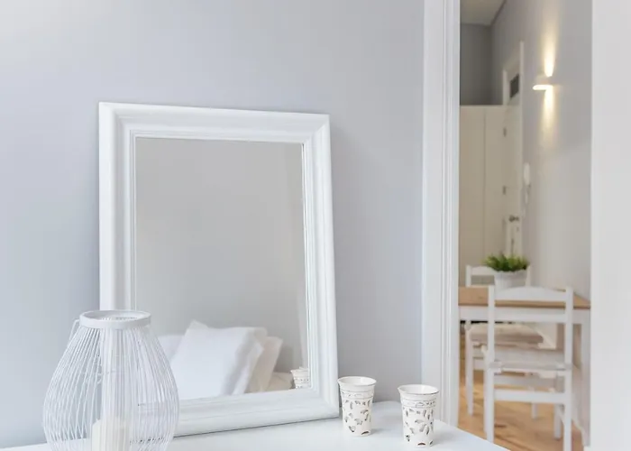 Lejlighed Lovelystay - Windows With Ac By Station *