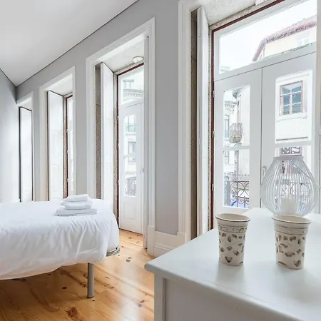 Porto Windows By Central Station By Lovelystay *