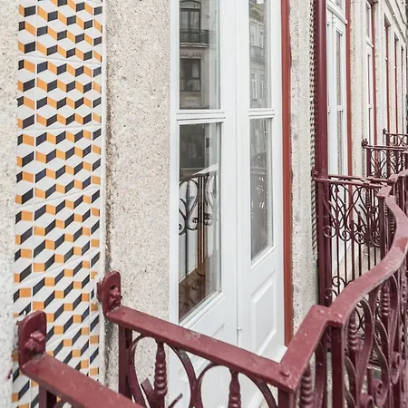 Porto Windows By Central Station By Lovelystay