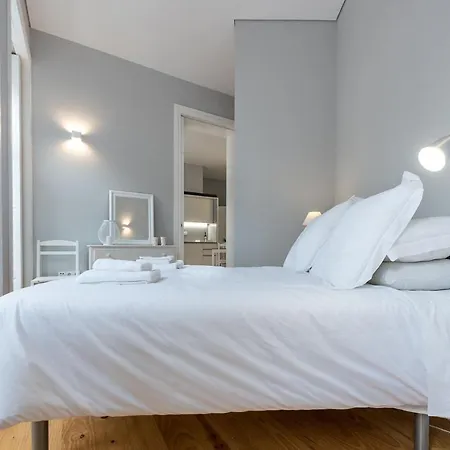 Lovelystay - Windows With Ac By Station *