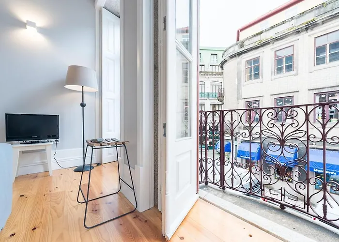 Lovelystay - Windows With Ac By Station Lägenhet Oporto