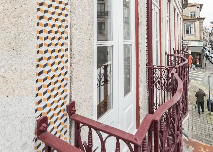 Lovelystay - Windows With Ac By Station