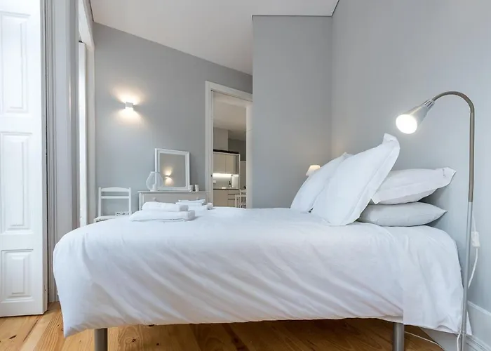 Lovelystay - Windows With Ac By Station *