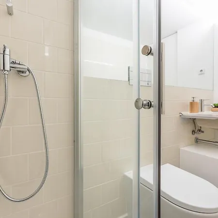Apartman Lovelystay - Windows With Ac By Station *